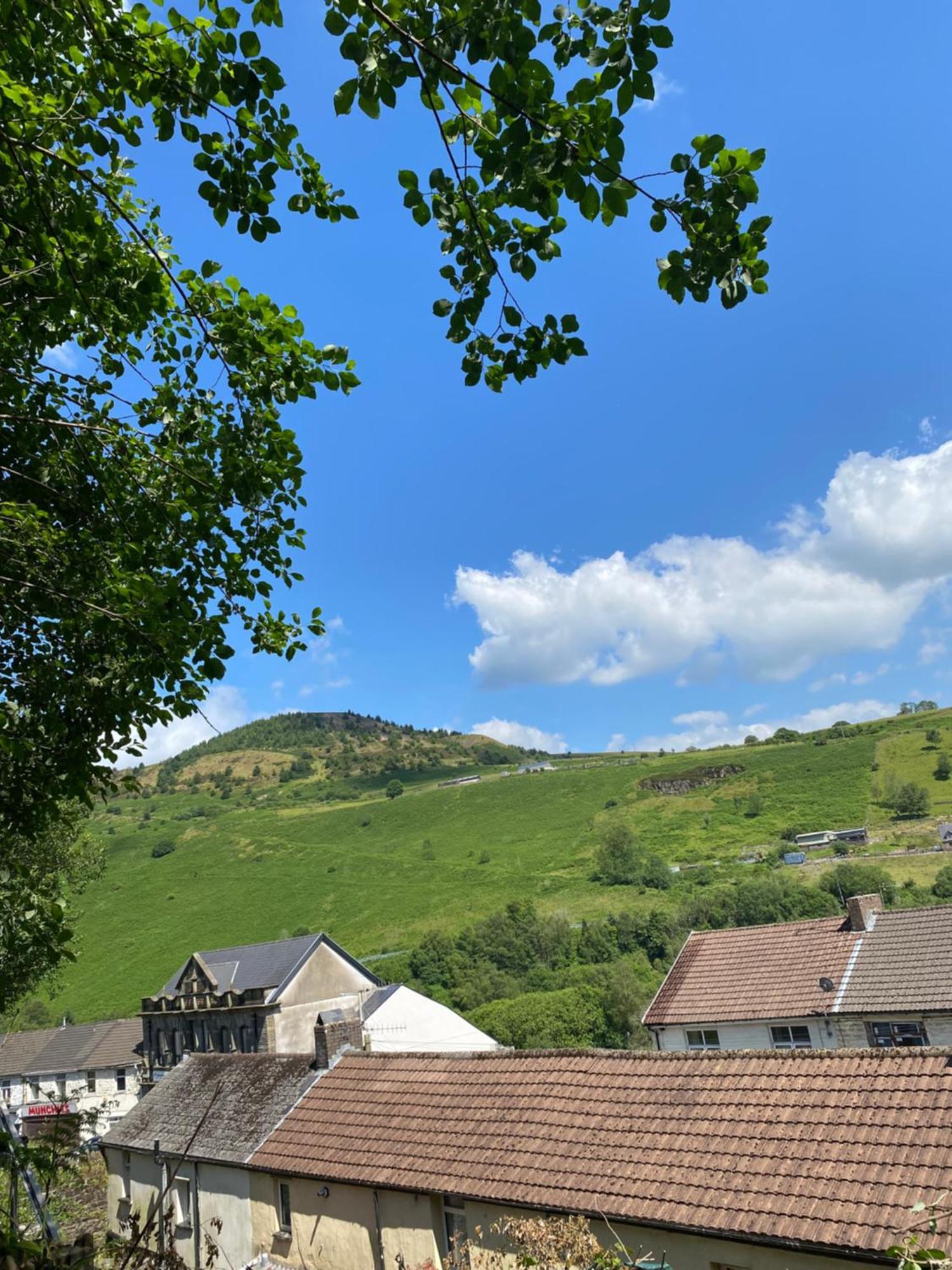 Mountain View Two Bedroom Llwynypia ภายนอก รูปภาพ